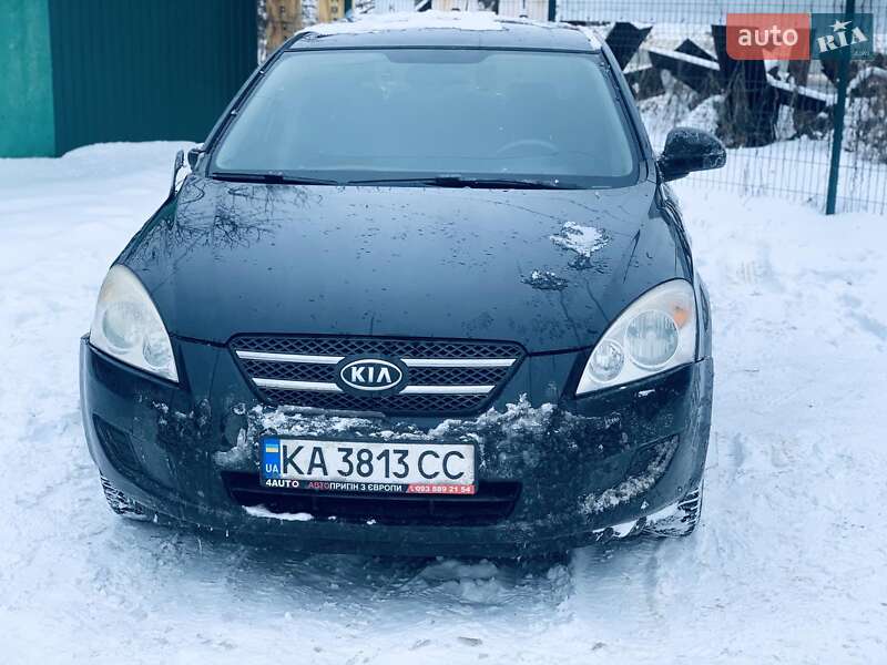 Хетчбек Kia Ceed 2008 в Києві фото 2 Хетчбек Kia Ceed 2008 в Києві