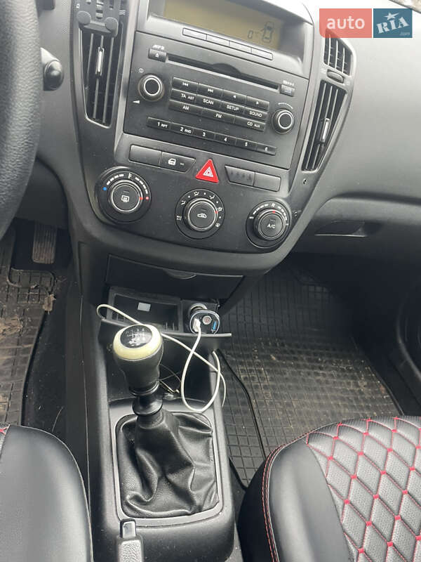 Универсал Kia Ceed 2009 в Днепре