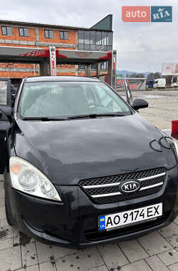 Хэтчбек Kia Ceed 2008 в Хусте