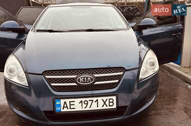 Хетчбек Kia Ceed 2008 в Дніпрі