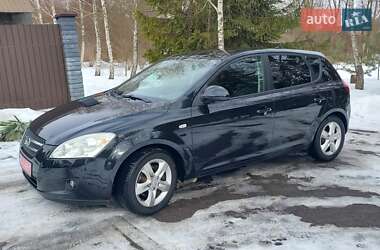 Хэтчбек Kia Ceed 2009 в Луцке