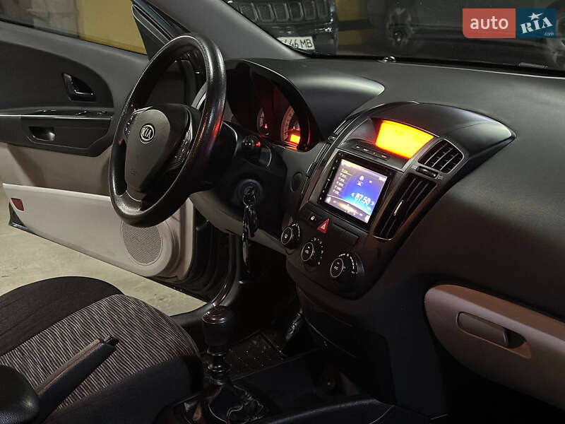 Хэтчбек Kia Ceed 2009 в Днепре