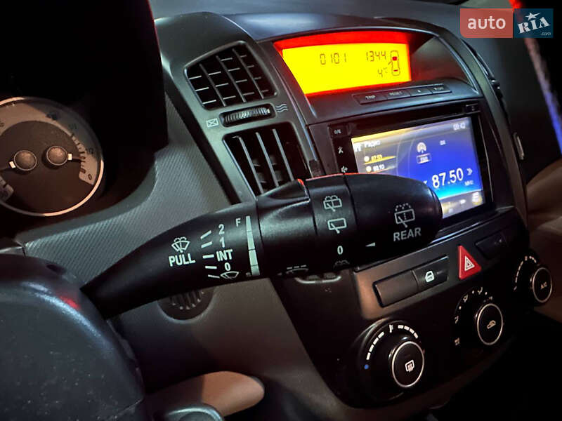 Хэтчбек Kia Ceed 2009 в Днепре