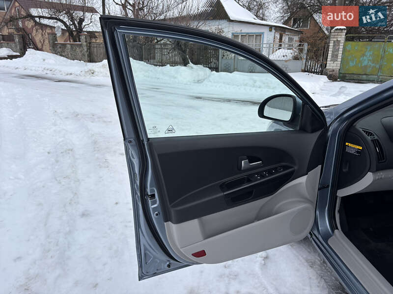 Хэтчбек Kia Ceed 2008 в Хороле фото 14 Хэтчбек Kia Ceed 2008 в Хороле