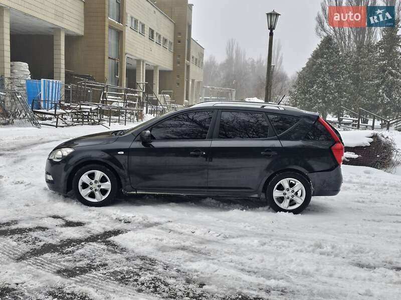 Універсал Kia Ceed 2010 в Києві фото 3 Універсал Kia Ceed 2010 в Києві