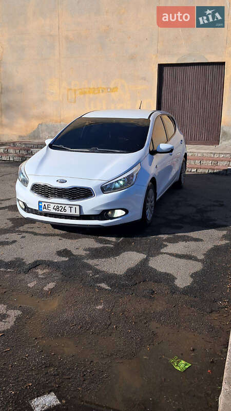 Хэтчбек Kia Ceed 2013 в Днепре