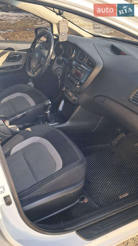 Хэтчбек Kia Ceed 2013 в Днепре