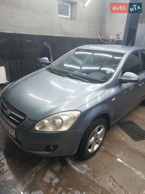 Хетчбек Kia Ceed 2007 в Кам'янському