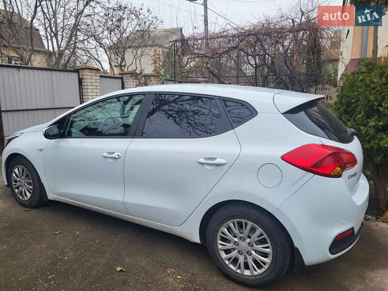 Хэтчбек Kia Ceed 2013 в Хмельницком фото 3 Хэтчбек Kia Ceed 2013 в Хмельницком