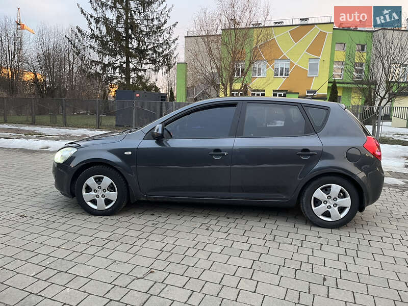 Хэтчбек Kia Ceed 2009 в Ивано-Франковске фото 5 Хэтчбек Kia Ceed 2009 в Ивано-Франковске