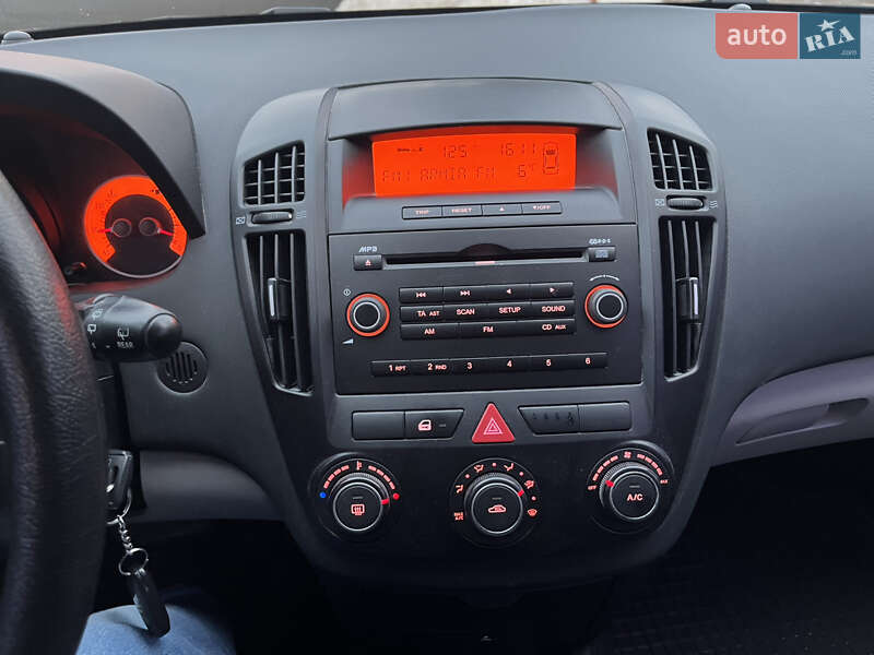 Хэтчбек Kia Ceed 2009 в Ивано-Франковске фото 21 Хэтчбек Kia Ceed 2009 в Ивано-Франковске