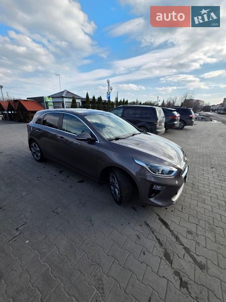 Хэтчбек Kia Ceed 2019 в Сарнах
