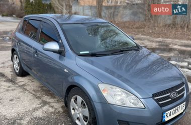 Хэтчбек Kia Ceed 2008 в Украинке