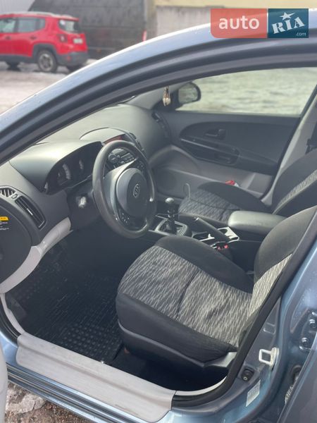 Хэтчбек Kia Ceed 2008 в Украинке