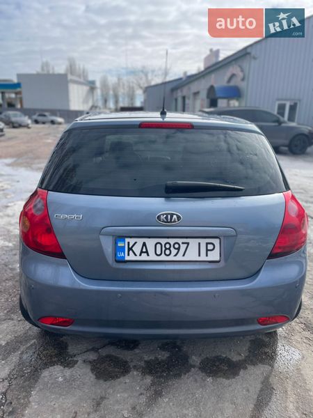 Хэтчбек Kia Ceed 2008 в Украинке