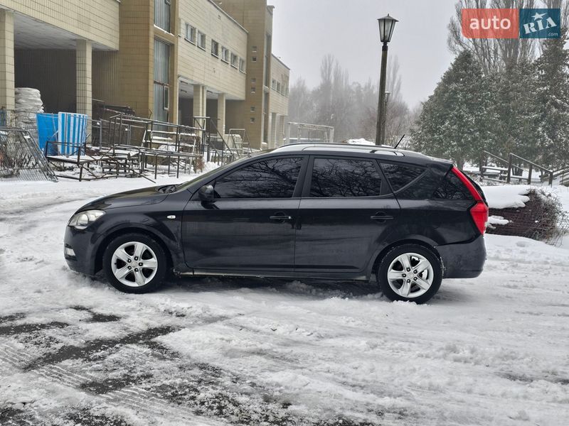 Универсал Kia Ceed 2010 в Киеве