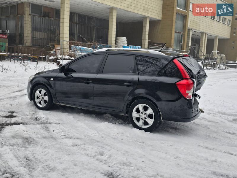 Универсал Kia Ceed 2010 в Киеве