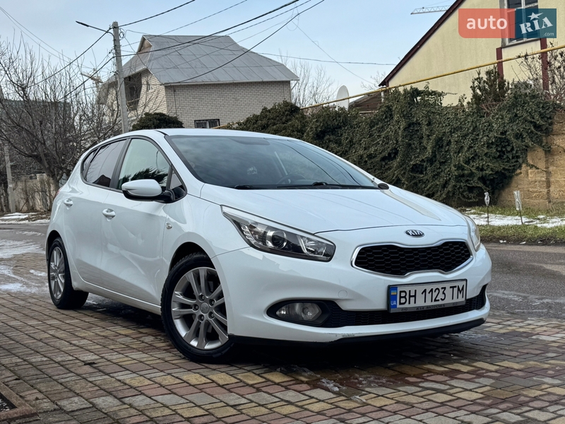 Хэтчбек Kia Ceed 2012 в Одессе