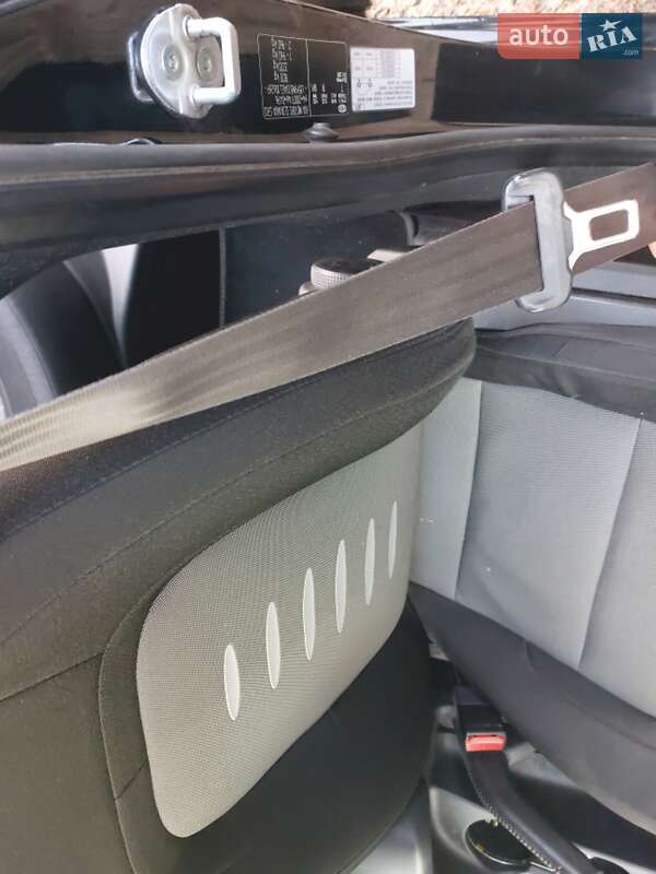 Хетчбек Kia Ceed 2013 в Верхньодніпровську