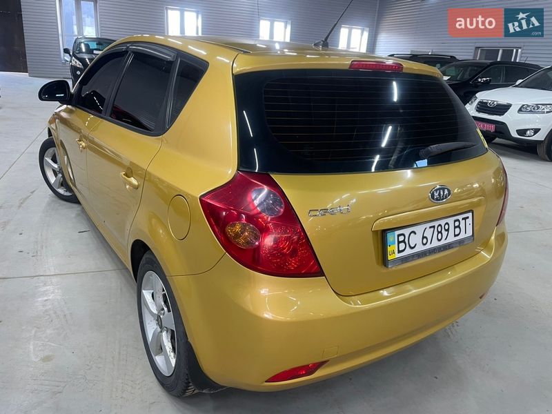 Хэтчбек Kia Ceed 2008 в Стрые