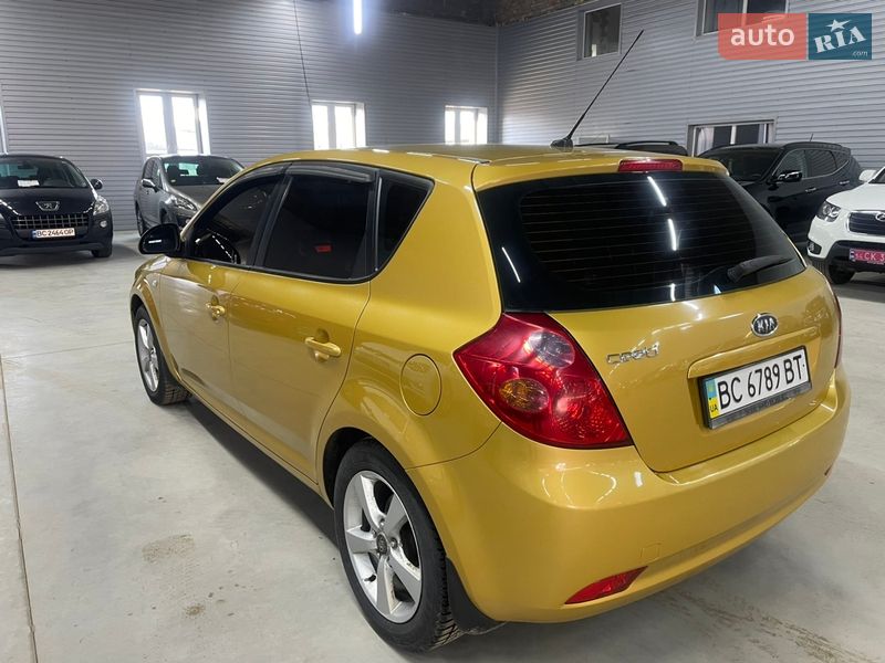 Хэтчбек Kia Ceed 2008 в Стрые