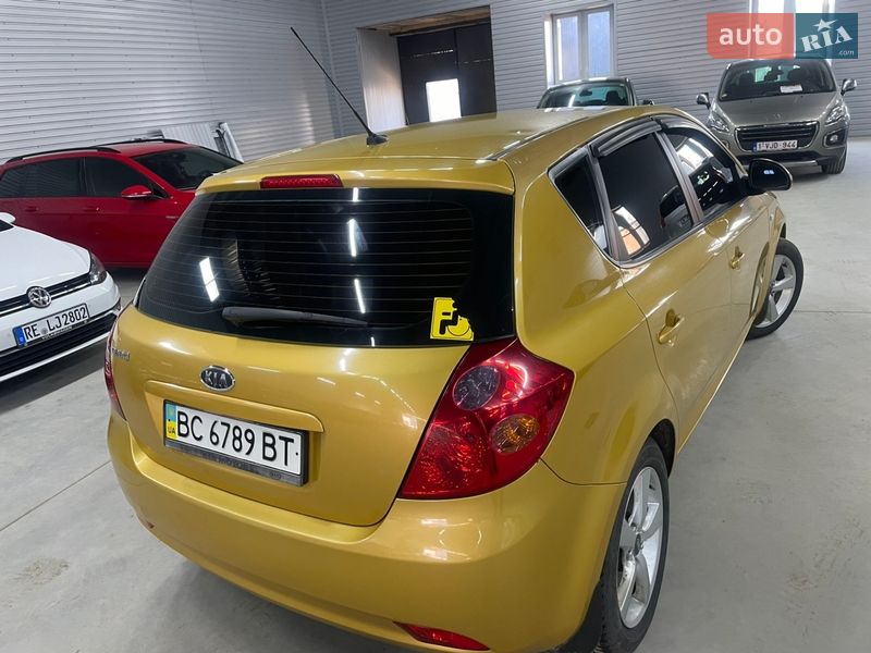 Хэтчбек Kia Ceed 2008 в Стрые