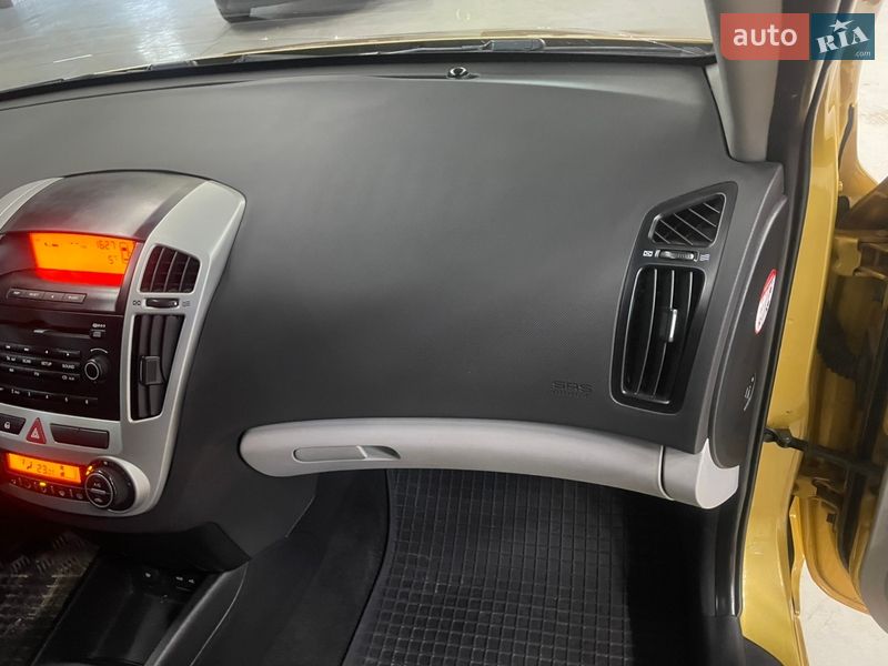 Хэтчбек Kia Ceed 2008 в Стрые