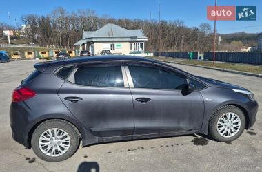 Хэтчбек Kia Ceed 2015 в Обухове