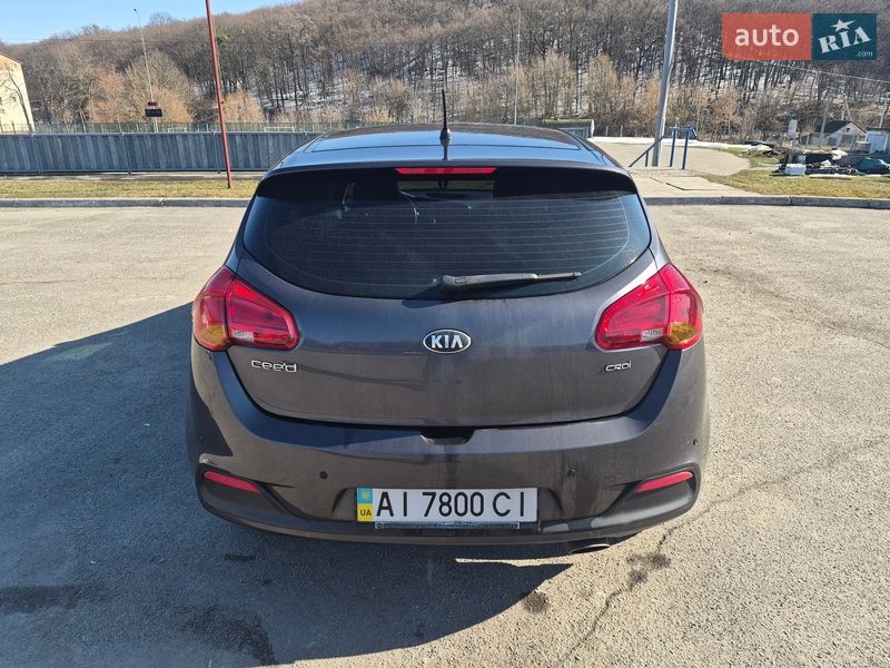 Хэтчбек Kia Ceed 2015 в Обухове