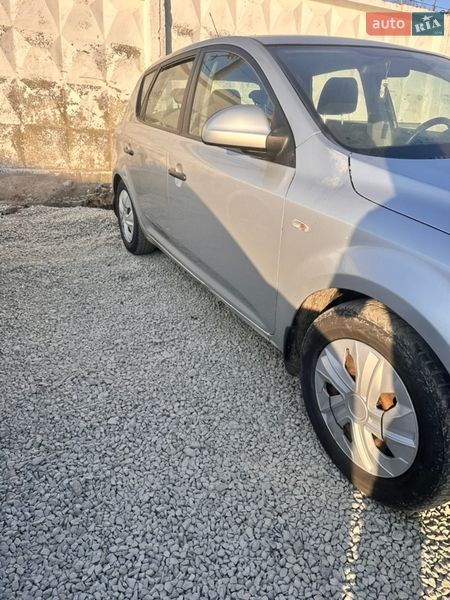 Хэтчбек Kia Ceed 2008 в Львове