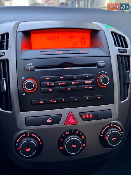 Хэтчбек Kia Ceed 2009 в Киеве