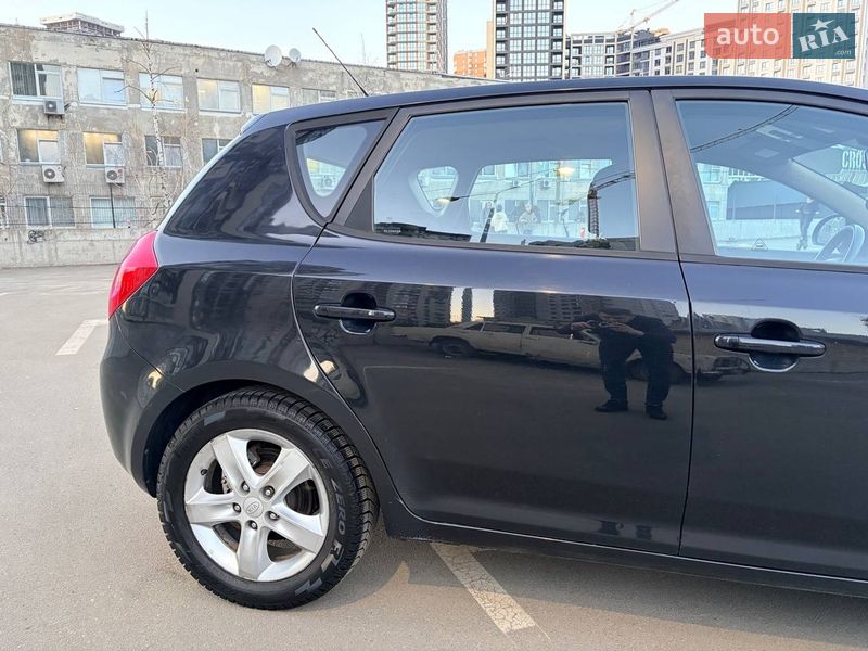Хэтчбек Kia Ceed 2009 в Киеве
