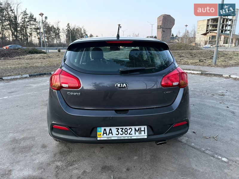 Хэтчбек Kia Ceed 2012 в Киеве