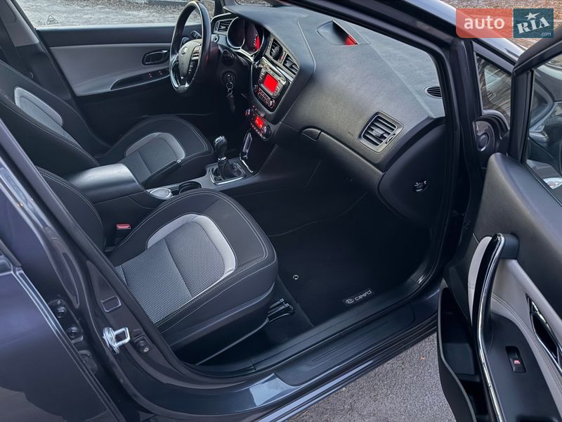 Хэтчбек Kia Ceed 2012 в Киеве