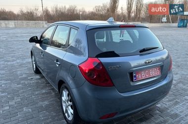 Хэтчбек Kia Ceed 2008 в Хороле