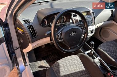 Хэтчбек Kia Ceed 2008 в Хороле