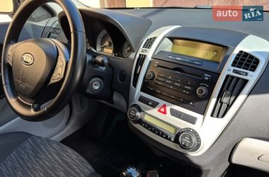 Хэтчбек Kia Ceed 2008 в Хороле