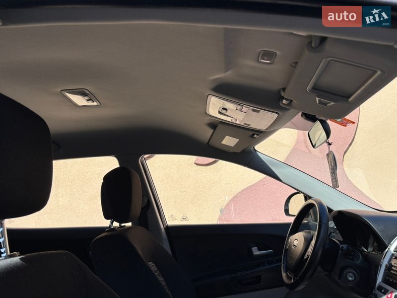 Хэтчбек Kia Ceed 2008 в Хороле