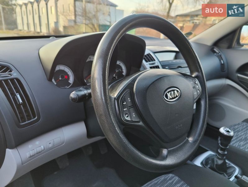 Универсал Kia Ceed 2009 в Киеве