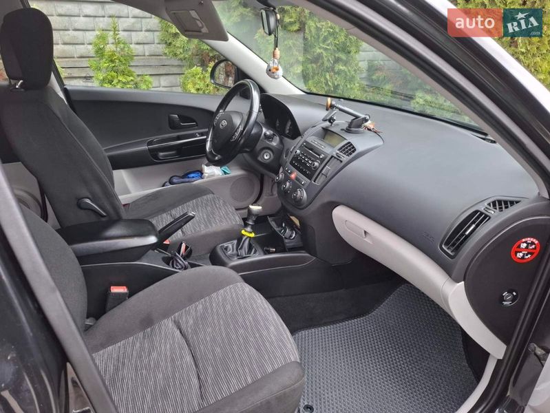 Хетчбек Kia Ceed 2007 в Золочеві