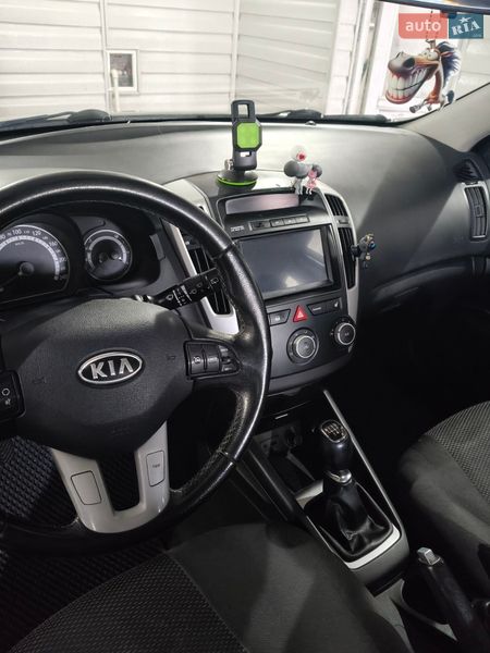 Хетчбек Kia Ceed 2010 в Покрові