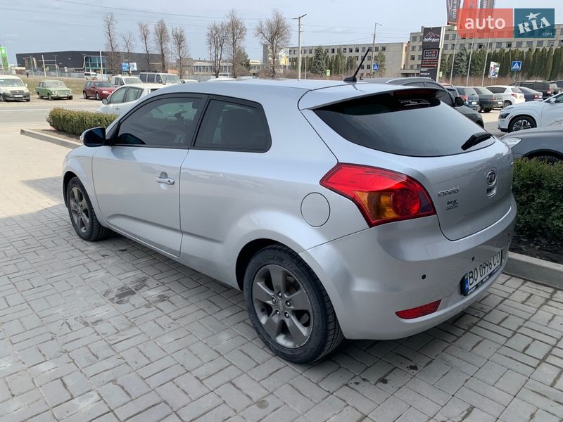 Хэтчбек Kia Ceed 2010 в Каменец-Подольском