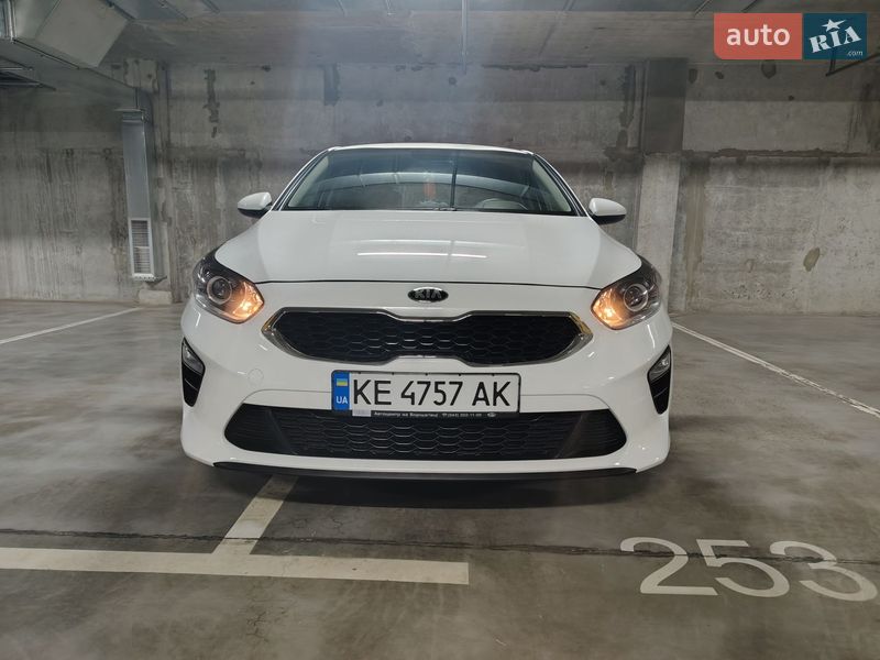 Хэтчбек Kia Ceed 2021 в Днепре
