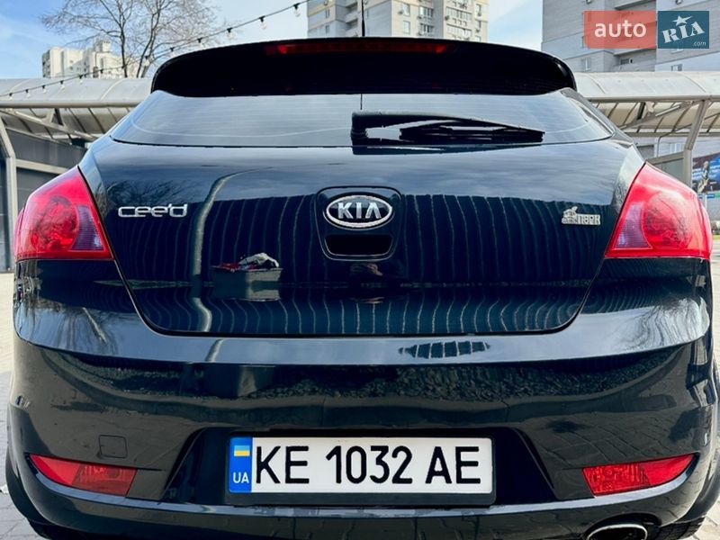 Хэтчбек Kia Ceed 2008 в Днепре