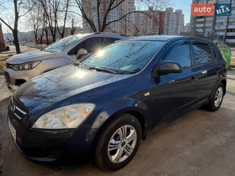 Хетчбек Kia Ceed 2008 в Києві фото 4 Хетчбек Kia Ceed 2008 в Києві