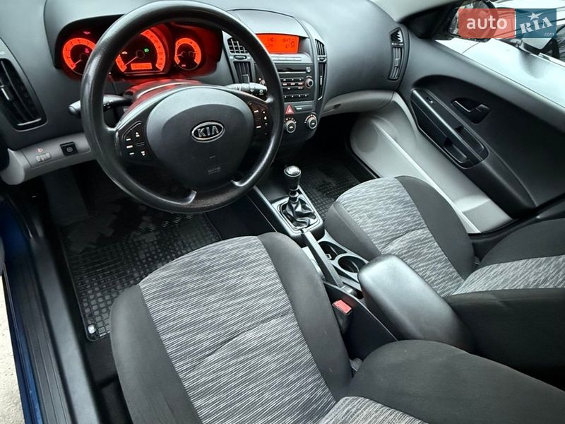 Хетчбек Kia Ceed 2008 в Дніпрі