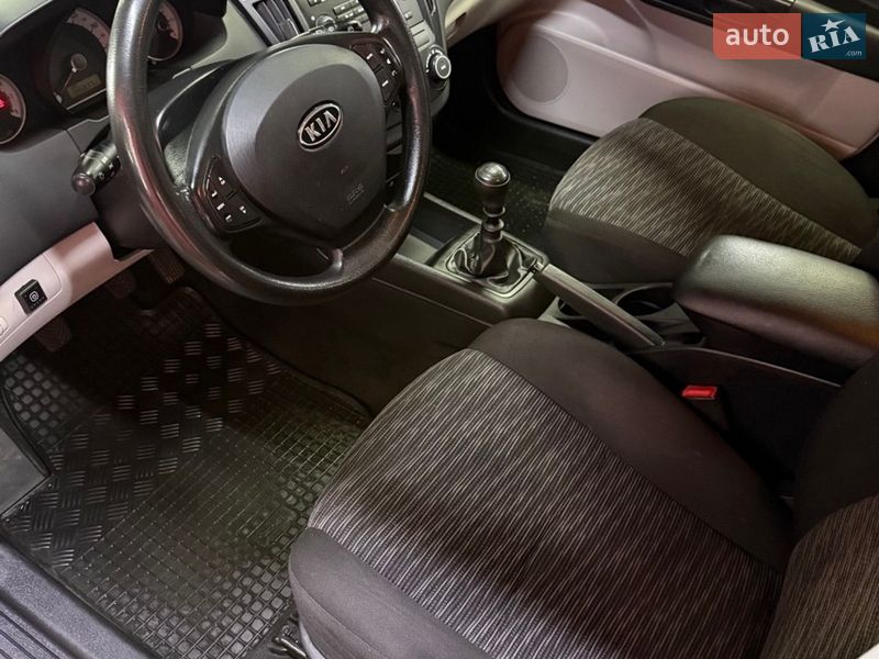 Хетчбек Kia Ceed 2008 в Дніпрі