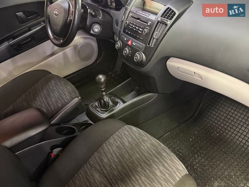 Хетчбек Kia Ceed 2008 в Дніпрі