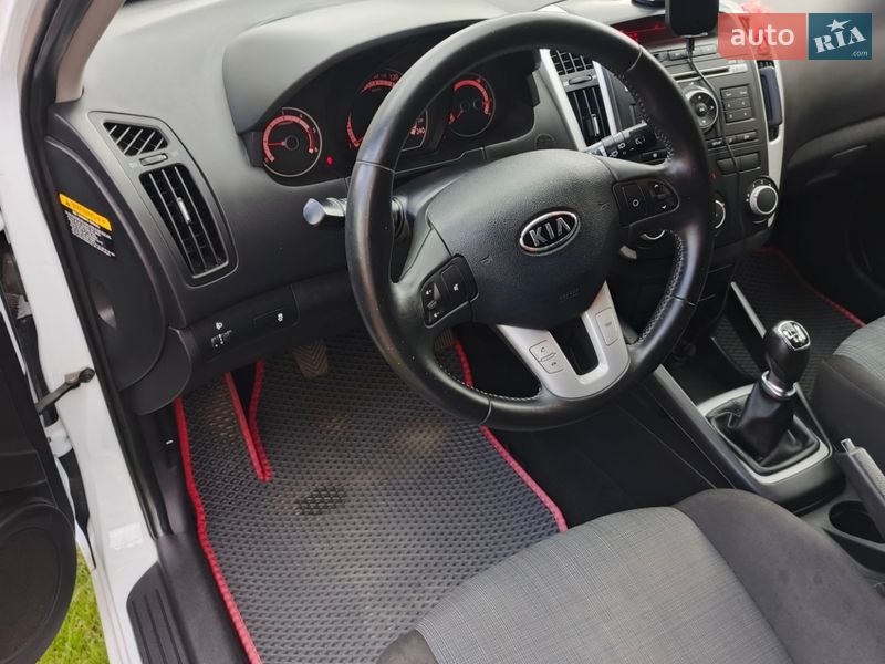 Хетчбек Kia Ceed 2010 в Львові