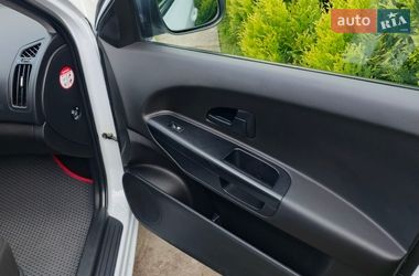 Хетчбек Kia Ceed 2010 в Львові